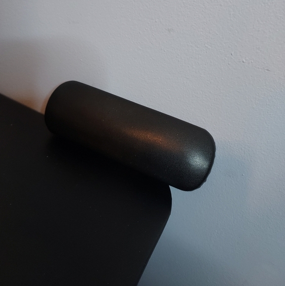 Jones New York Black Hard ClamShell Eyeglass Case - Picture 5 of 5